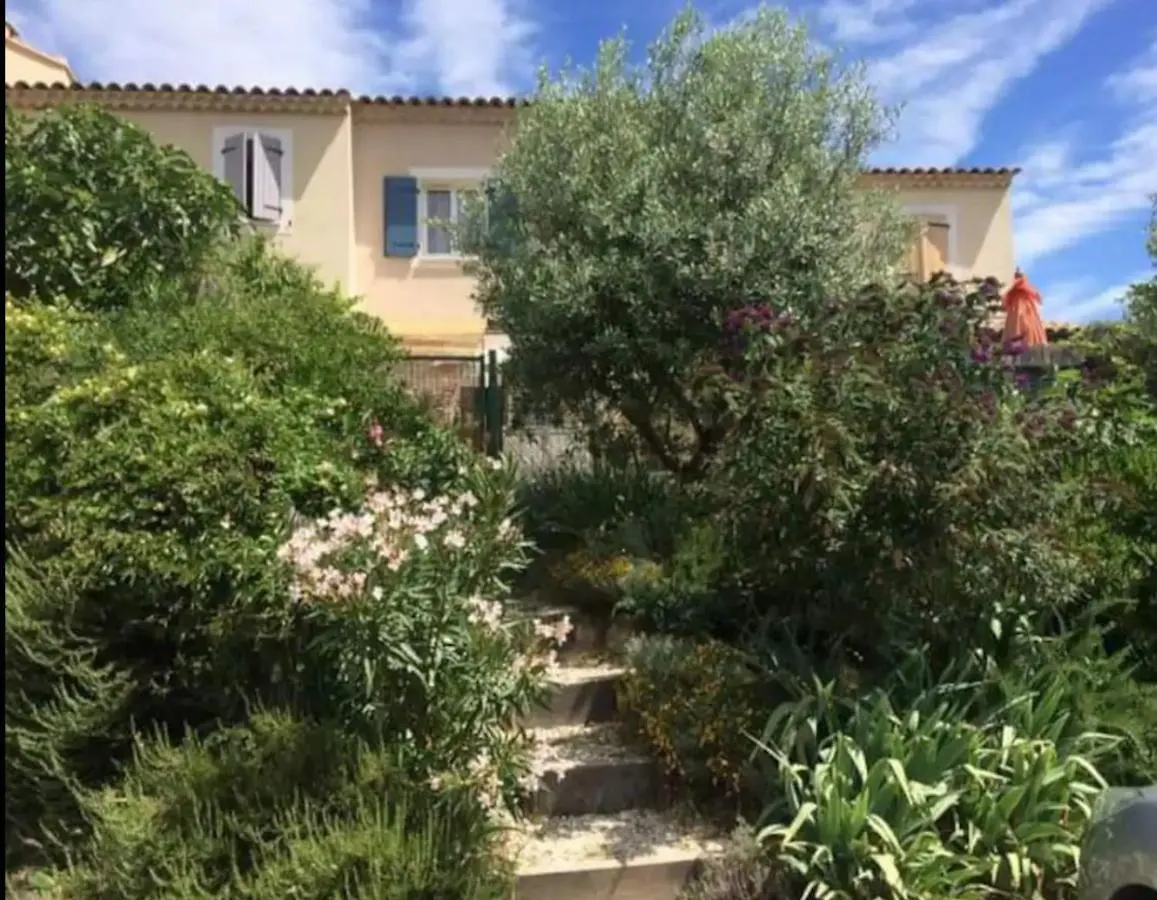 Hébergement de vacances Maison dans beau village du Luberon Mérindol France
